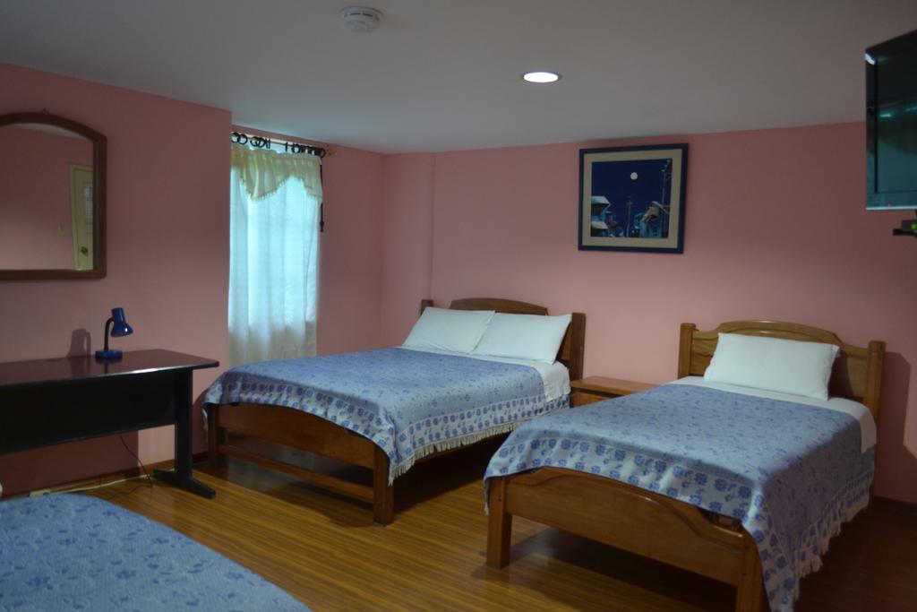 Travellers Inn Quito Bagian luar foto
