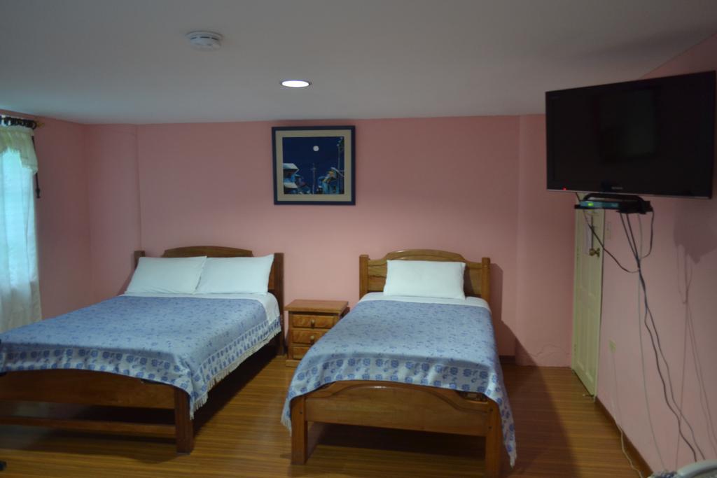 Travellers Inn Quito Bagian luar foto