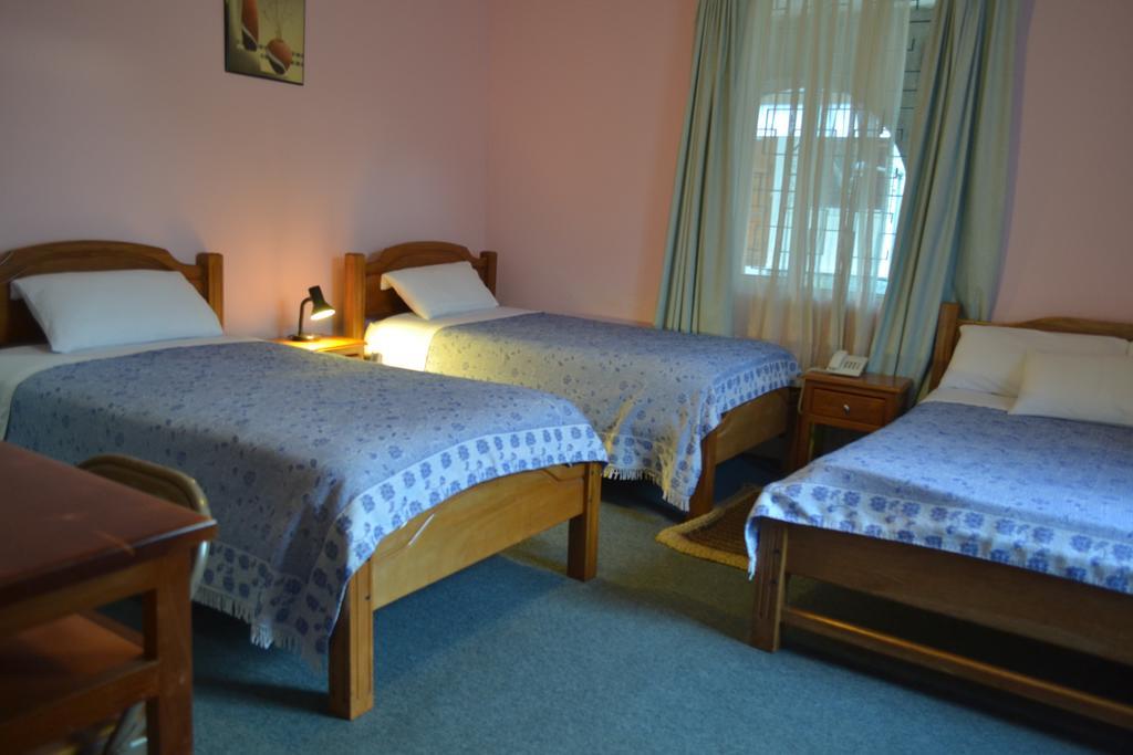 Travellers Inn Quito Bagian luar foto