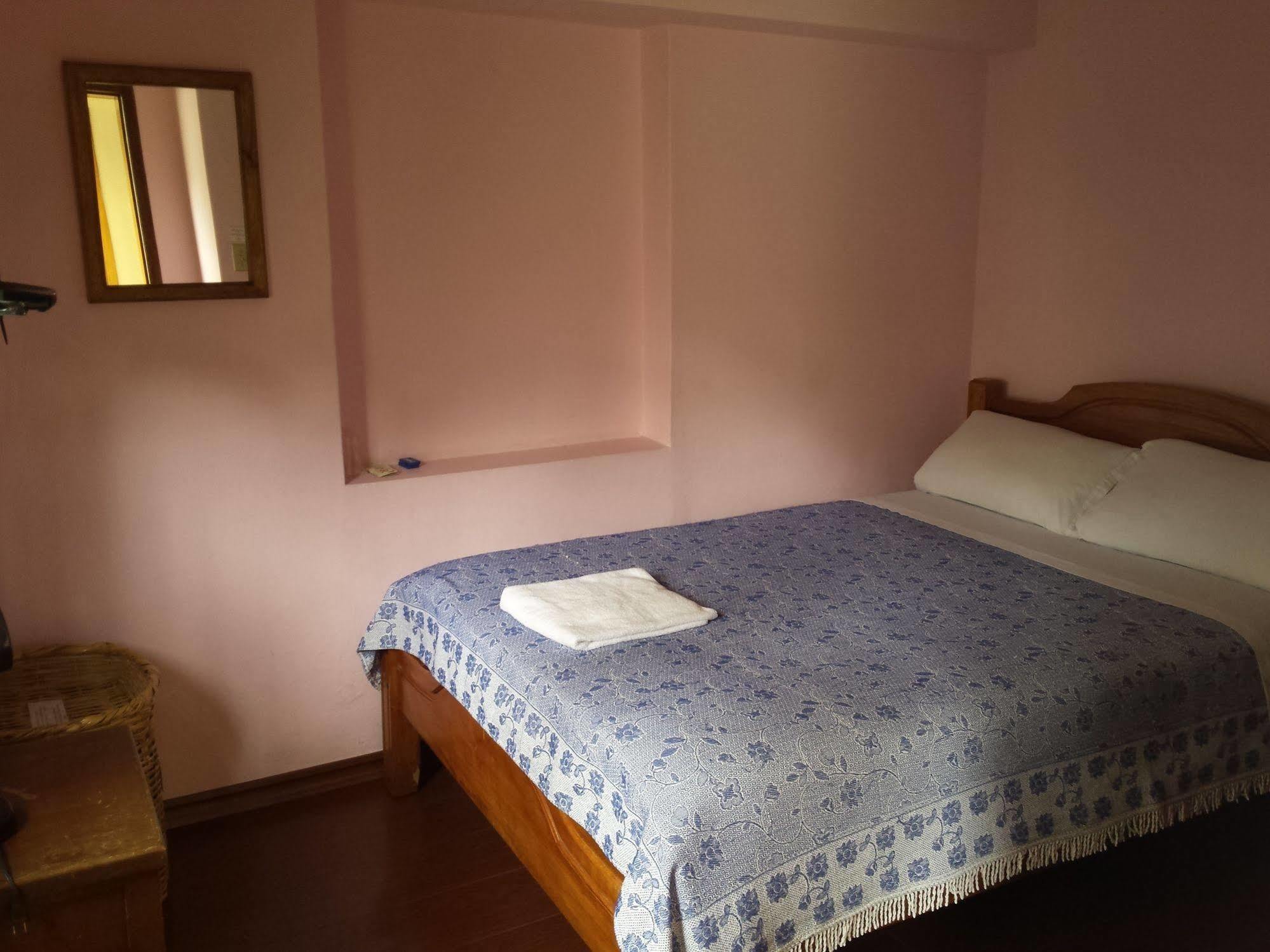Travellers Inn Quito Bagian luar foto