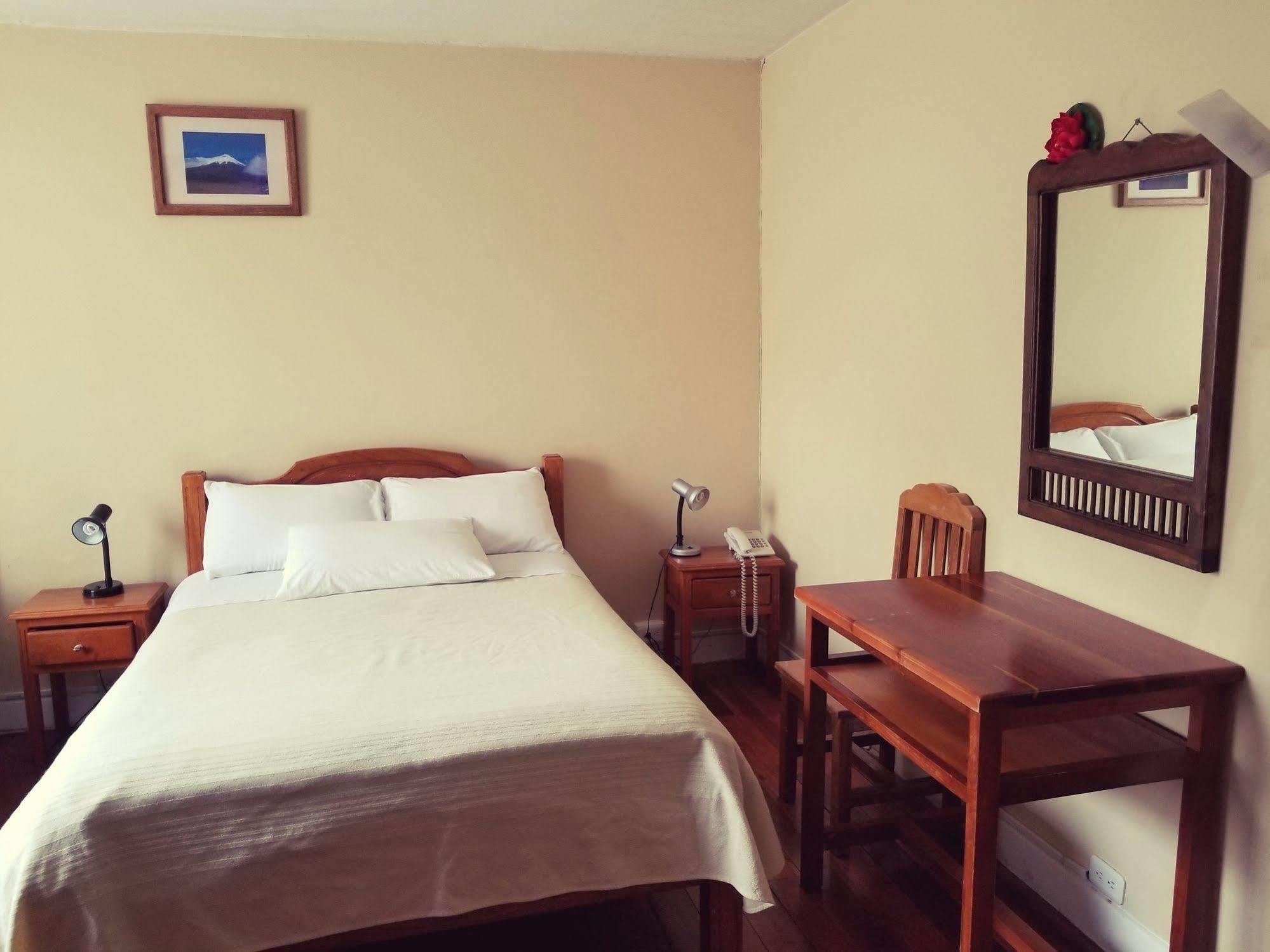 Travellers Inn Quito Bagian luar foto