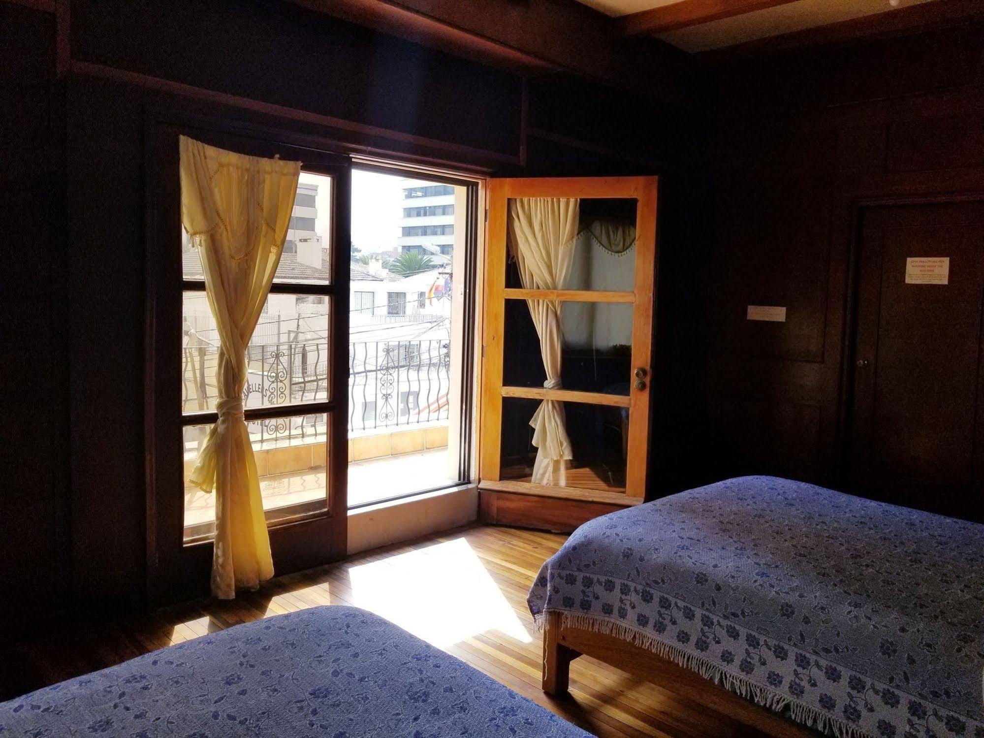 Travellers Inn Quito Bagian luar foto