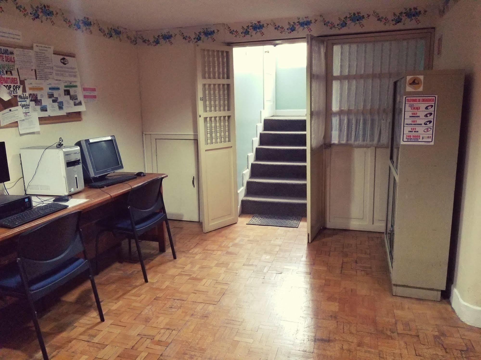 Travellers Inn Quito Bagian luar foto